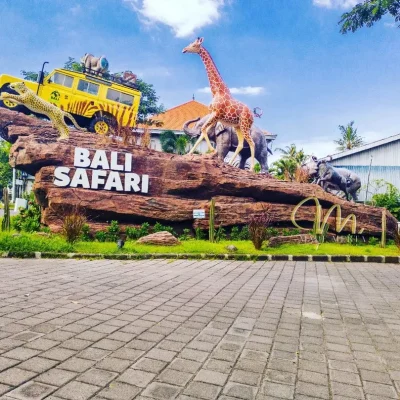 Latar Utama Latar Utama
